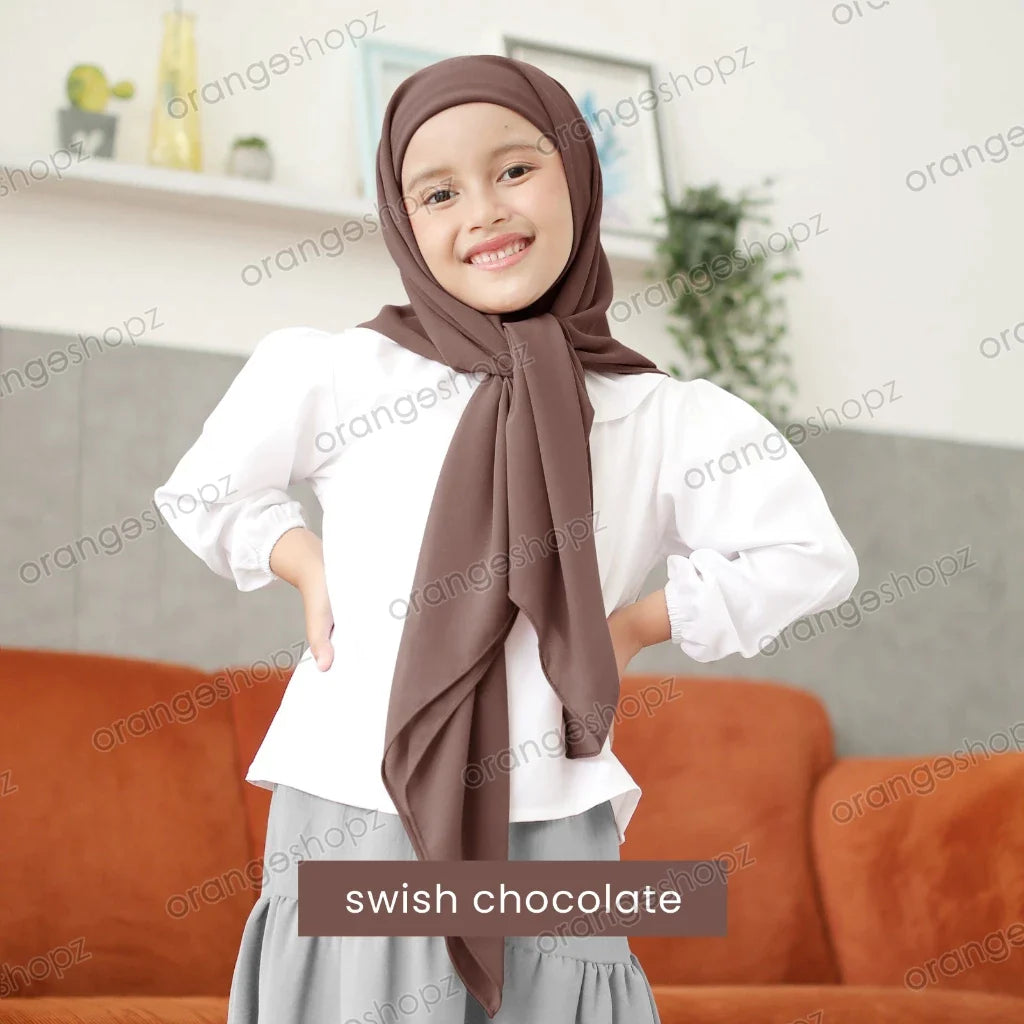 INSTOCK (RAYA 2024) Orangeshopz Plain Segitiga with Attached Inner Swiss Chocolate