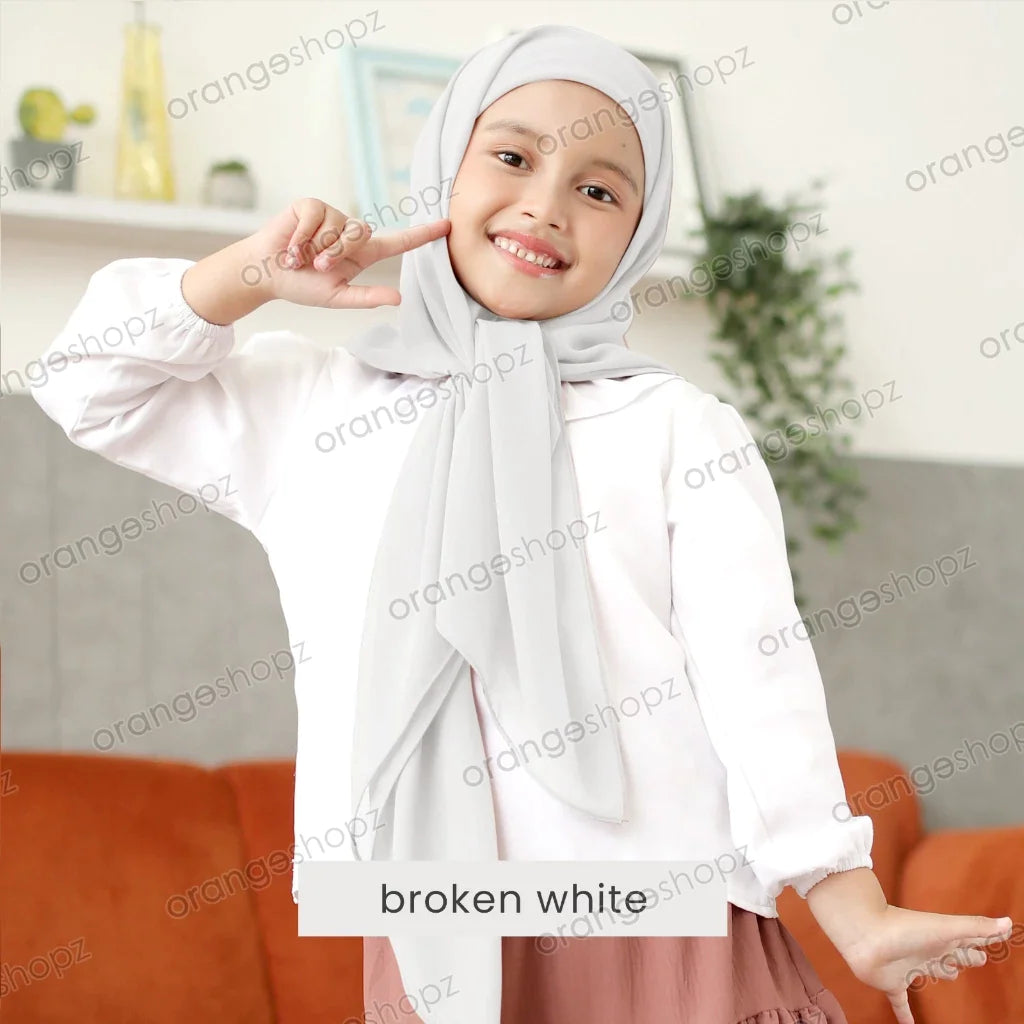 INSTOCK (RAYA 2024) Orangeshopz Plain Segitiga with Attached Inner Broken White